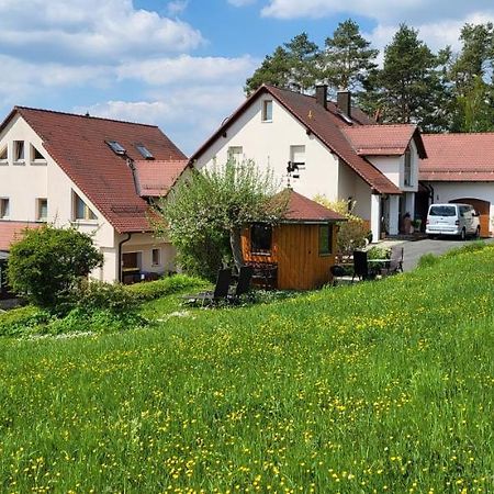 Pension Am Wald Goessweinstein Exteriör bild