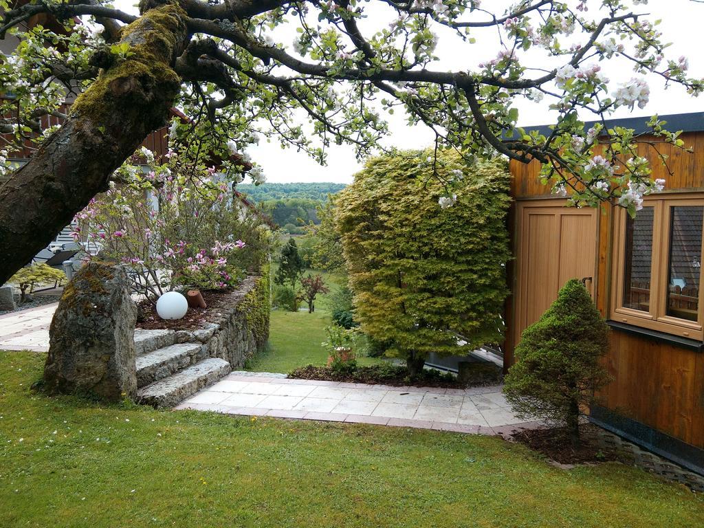 Pension Am Wald Goessweinstein Exteriör bild